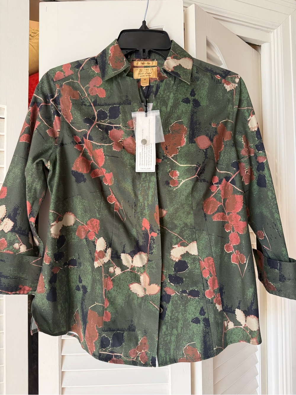 Investments Green Floral Women's Shirt